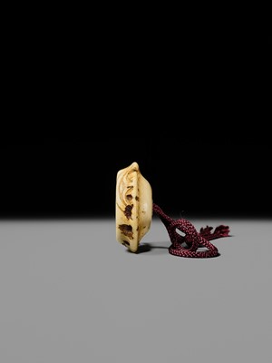 Lot 476 - SOYO: A FINE YOKOYA SCHOOL ANTLER AND SHIBUICHI KAGAMIBUTA WITH A SHISHI