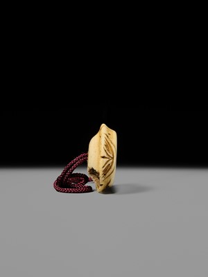 Lot 476 - SOYO: A FINE YOKOYA SCHOOL ANTLER AND SHIBUICHI KAGAMIBUTA WITH A SHISHI