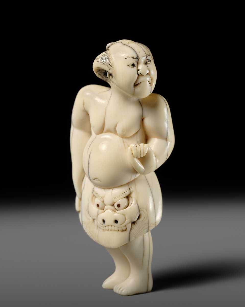 Lot 105 - A SUPERB IVORY NETSUKE OF A SUMO WRESTLER