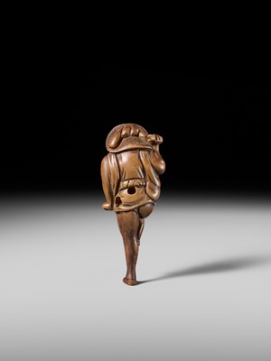 Lot 96 - A SUPERB WOOD NETSUKE OF A DANCING KUMOSUKE (ROAD PORTER)