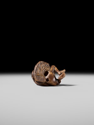 Lot 121 - A WOOD NETSUKE OF RIHAKU