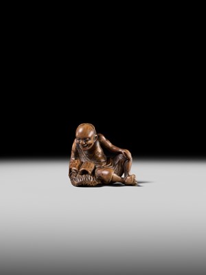 Lot 121 - A WOOD NETSUKE OF RIHAKU