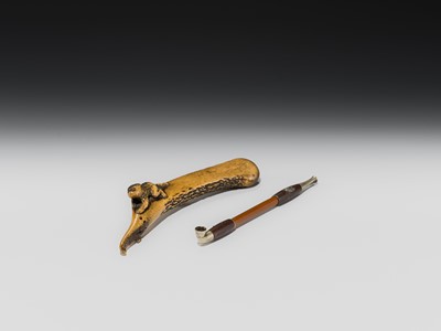 Lot 78 - A FINE ANTLER KISERUZUTSU (PIPE CASE) WITH A KAPPA
