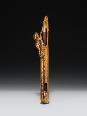 Lot 78 - A FINE ANTLER KISERUZUTSU (PIPE CASE) WITH A KAPPA