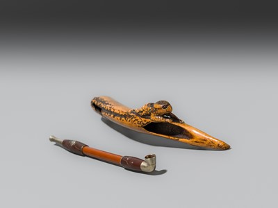 Lot 78 - A FINE ANTLER KISERUZUTSU (PIPE CASE) WITH A KAPPA