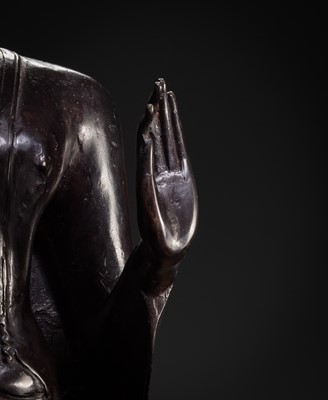 Lot 655 - A LARGE BRONZE FIGURE OF THE WALKING BUDDHA, AYUTTHAYA KINGDOM