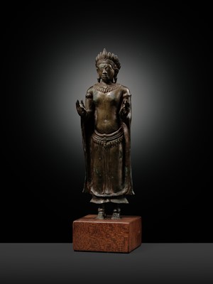 Lot 389 - A KHMER BRONZE FIGURE OF BUDDHA, THAILAND, LOPBURI PERIOD, 13TH CENTURY