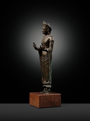 Lot 389 - A KHMER BRONZE FIGURE OF BUDDHA, THAILAND, LOPBURI PERIOD, 13TH CENTURY
