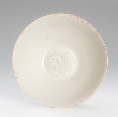 Lot 1084 - A QINGBAI GLAZED PORCELAIN ‘TWIN FISH’ BOWL, SONG DYNASTY