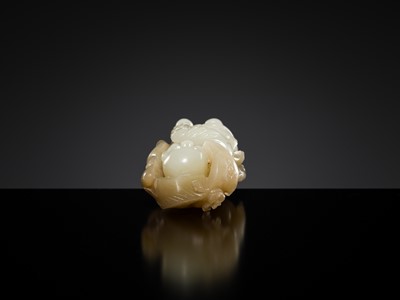 Lot 426 - A FINE ‘ZHOU YANZI’ JADE PENDANT, 18TH CENTURY