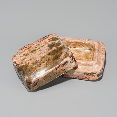 Lot 173 - A RARE BROWN-GLAZED RAKU WARE KOGO (INCENSE BOX AND COVER)