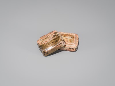 Lot 173 - A RARE BROWN-GLAZED RAKU WARE KOGO (INCENSE BOX AND COVER)