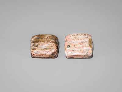 Lot 173 - A RARE BROWN-GLAZED RAKU WARE KOGO (INCENSE BOX AND COVER)