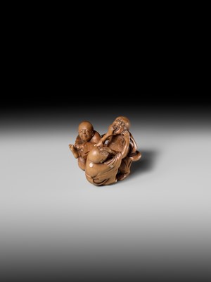 Lot 171 - A SUPERB WOOD NETSUKE OF THREE FIGHTING BLIND MEN, ATTRIBUTED TO KOKEISAI SANSHO