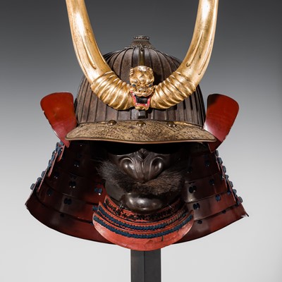 Lot 95 - A RUSSET-IRON SUJIBACHI KABUTO WITH ‘ONI-HORNS’ MAEDATE AND MENPO