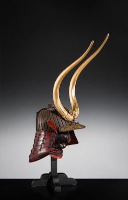 Lot 95 - A RUSSET-IRON SUJIBACHI KABUTO WITH ‘ONI-HORNS’ MAEDATE AND MENPO