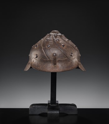 Lot 99 - A RARE IRON AWABI-NARI UCHIDASHI KAWARI KABUTO