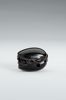 Lot 345 - ITTO: A FINE ANABORI EBONY WOOD NETSUKE OF THE CLAM’S DREAM