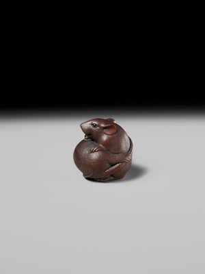 Lot 193 - ITTAN: A SUPERB WOOD NETSUKE OF TWO PLAYING RATS