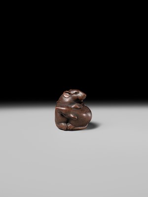 Lot 193 - ITTAN: A SUPERB WOOD NETSUKE OF TWO PLAYING RATS