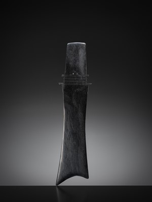 Lot 415 - A BLACK JADE CEREMONIAL BLADE, ZHANG, WESTERN ZHOU DYNASTY