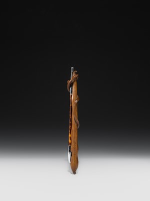 Lot 69 - A FINE WOOD KISERUZUTSU (PIPE CASE) OF A SNAKE ENCIRCLING AN EDAMAME BEAN POD, WITH A MATCHING ‘TORTOISESHELL’ KISERU (PIPE)