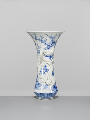 Lot 193 - A LARGE BLUE AND WHITE HIRADO PORCELAIN ‘DRAGON’ VASE