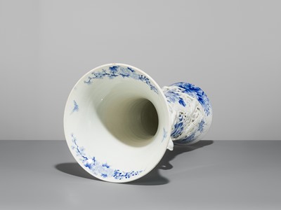 Lot 193 - A LARGE BLUE AND WHITE HIRADO PORCELAIN ‘DRAGON’ VASE