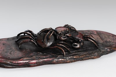 Lot 1544 - A SIGNED BRONZE OKIMONO OF CRABS