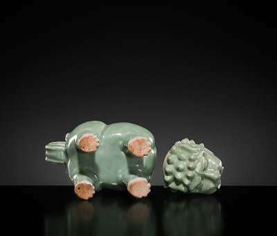 Lot 508 - A RARE LONGQUAN CELADON ‘LUDUAN’ CENSER AND COVER, LATE MING DYNASTY