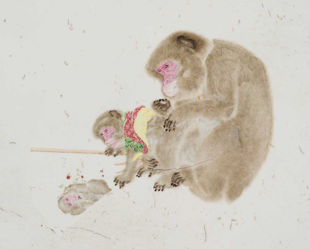 Lot 204 - A FINE AND LARGE ENAMELED ‘MORI SOSEN’ PORCELAIN PLAQUE DEPICTING MONKEYS