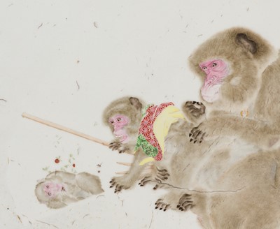 Lot 204 - A FINE AND LARGE ENAMELED ‘MORI SOSEN’ PORCELAIN PLAQUE DEPICTING MONKEYS