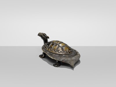 Lot 15 - A FINE BRONZE OKIMONO OF A MINOGAME