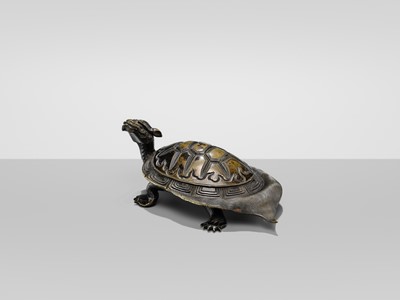 Lot 15 - A FINE BRONZE OKIMONO OF A MINOGAME