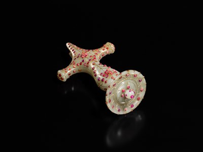 Lot 217 - A MUGHAL GEM-SET JADE TALWAR HILT, NORTH INDIA, 18TH CENTURY