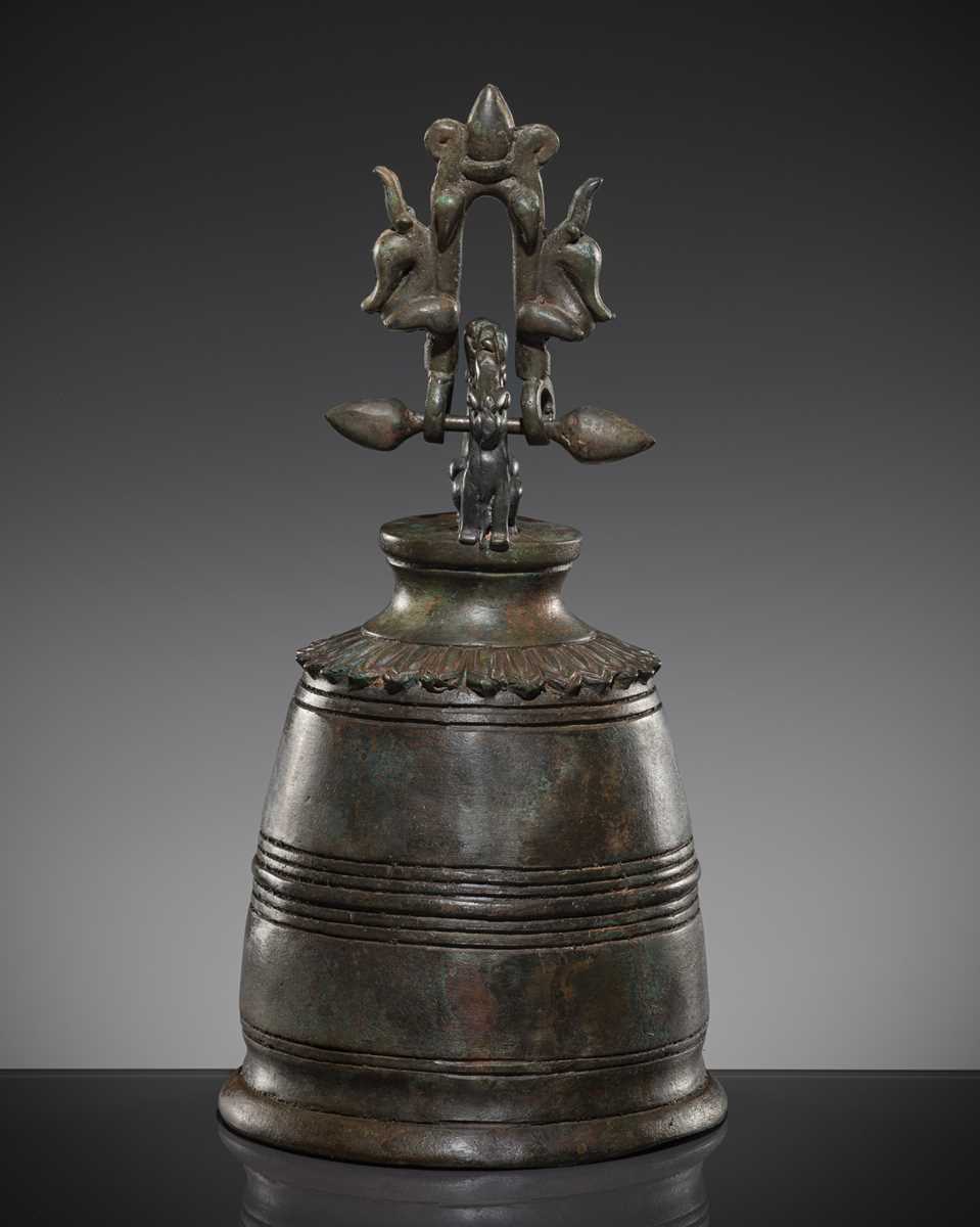 Lot 666 - A BRONZE MONASTERY BELL, BURMA, 19TH CENTURY