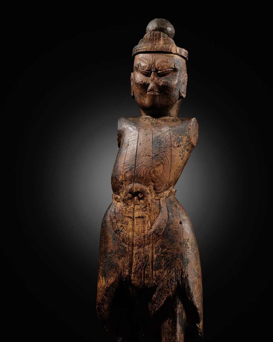 Lot 78 - A HINOKI WOOD FIGURE OF A GUARDIAN KING, HEIAN PERIOD