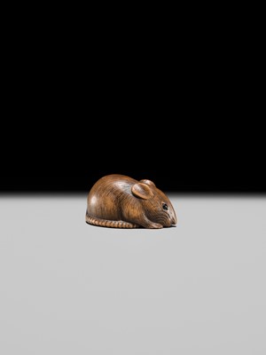 Lot 140 - A FINE KYOTO SCHOOL WOOD NETSUKE OF A RAT
