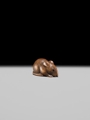 Lot 140 - A FINE KYOTO SCHOOL WOOD NETSUKE OF A RAT