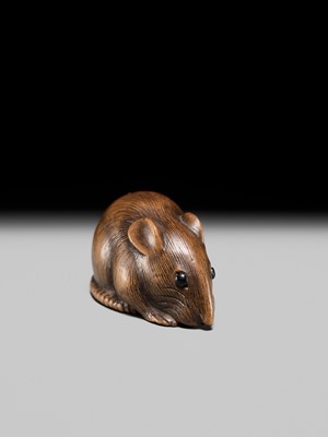 Lot 140 - A FINE KYOTO SCHOOL WOOD NETSUKE OF A RAT