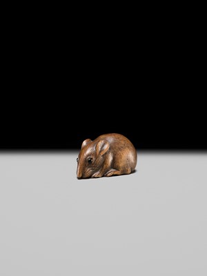 Lot 140 - A FINE KYOTO SCHOOL WOOD NETSUKE OF A RAT