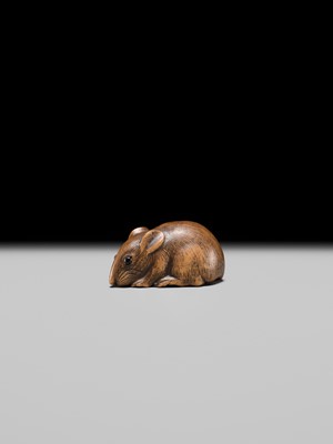 Lot 140 - A FINE KYOTO SCHOOL WOOD NETSUKE OF A RAT