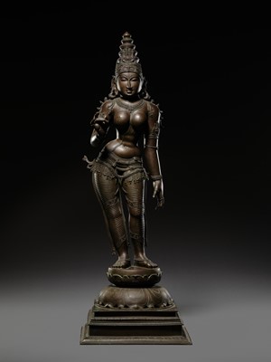 Lot 212 - A LARGE (152 CM) AND MASSIVE BRONZE TEMPLE FIGURE OF PARVATI, SOUTH INDIA, 19TH-FIRST HALF OF 20TH CENTURY