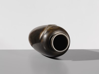 Lot 26 - KAZUYOSHI FOR THE NOGAWA COMPANY: A LARGE INLAID BRONZE VASE WITH GEESE AND FULL MOON