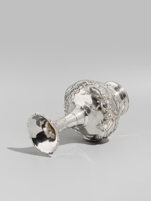 Lot 28 - MITSUHISA: A SILVER ‘DRAGON’ VASE