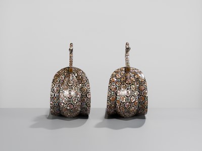 Lot 133 - A FINE PAIR OF MOTHER-OF-PEARL-INLAID LACQUERED IRON STIRRUPS (ABUMI)