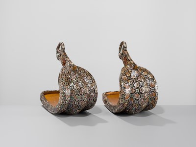 Lot 133 - A FINE PAIR OF MOTHER-OF-PEARL-INLAID LACQUERED IRON STIRRUPS (ABUMI)