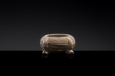 Lot 30 - A CARVED ZOOMORPHIC STEATITE BOWL, FIVE DYNASTIES PERIOD