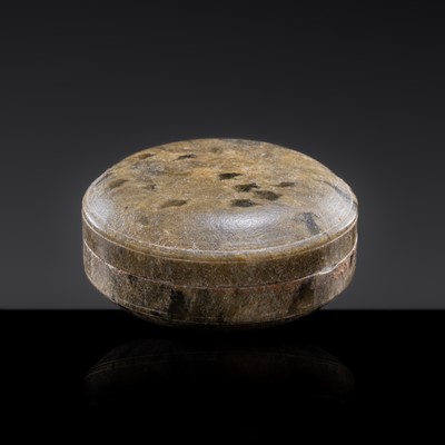 Lot 31 - A SMALL STEATITE PASTE BOX AND COVER, TANG DYNASTY