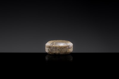 Lot 31 - A SMALL STEATITE PASTE BOX AND COVER, TANG DYNASTY